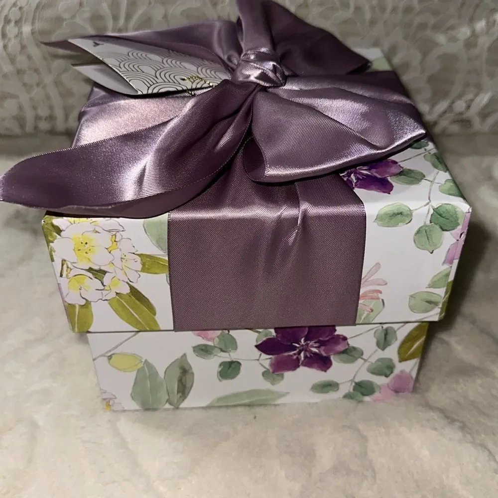 PAPYRUS Set of Two Floral Top White Lavender Bow Square Nesting Gift Boxes
